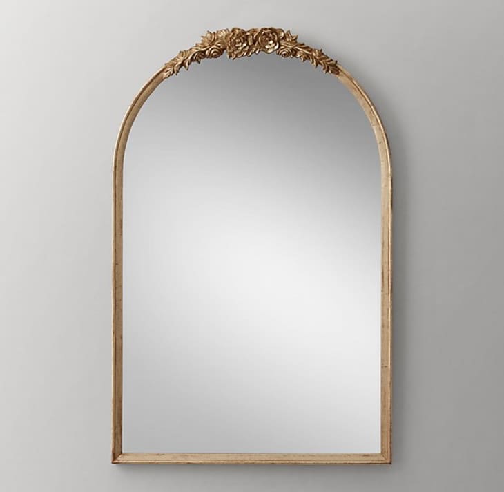 Gilded mirror store